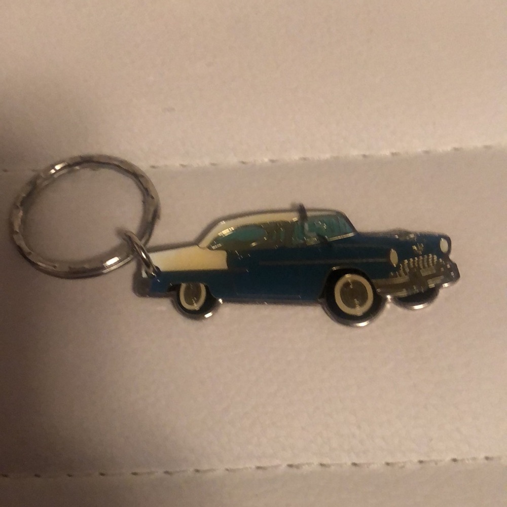 Vintage Car Keychains Set - Picture 4 of 5